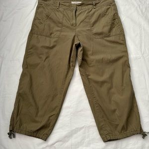 Ann Taylor Loft Womens Bermuda Crop Pants Size 12 34X21 look picture for measure